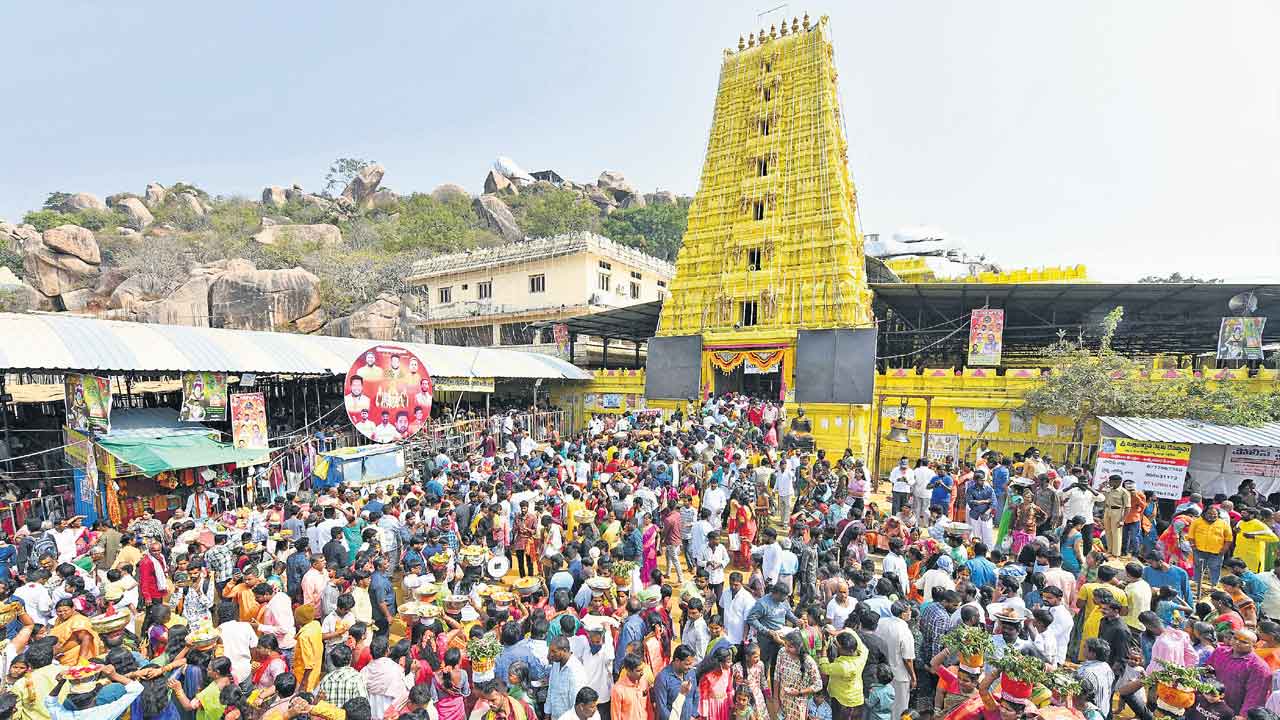 Mallanna Temple | కొమురవెల్లి మల్లన్న ఆలయం మూసివేత