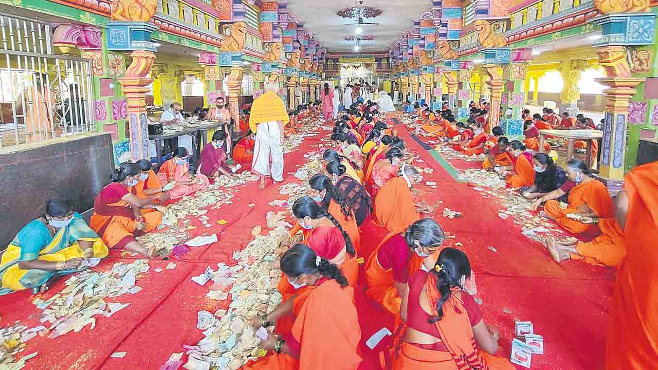 మల్లన్నకు భారీ ఆదాయం