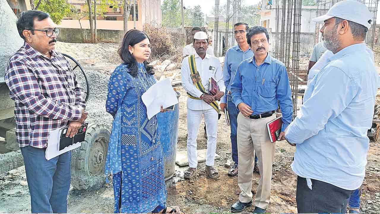 గ్రంథాలయ భవన నిర్మాణం పూర్తిచేయాలి