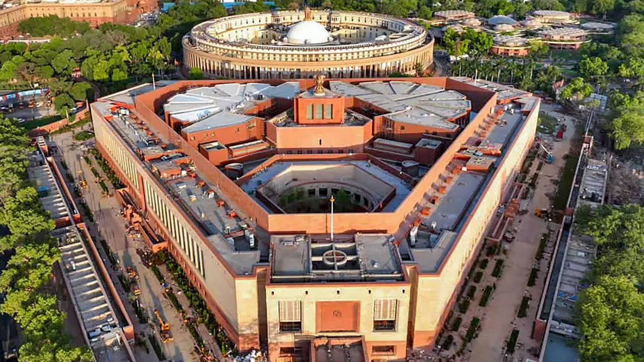 అందరి దృష్టి లోక్‌సభ ఎన్నికలపైనే..