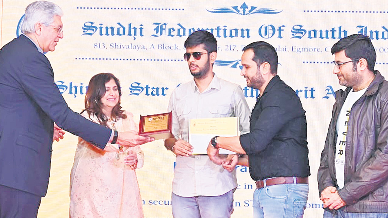 లకీ మిరానీకి ‘షైనింగ్ స్టార్-23’ పురస్కారం