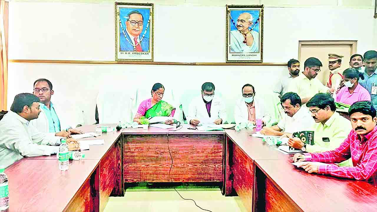 ప్రజారోగ్యంపై నిర్లక్ష్యం వద్దు