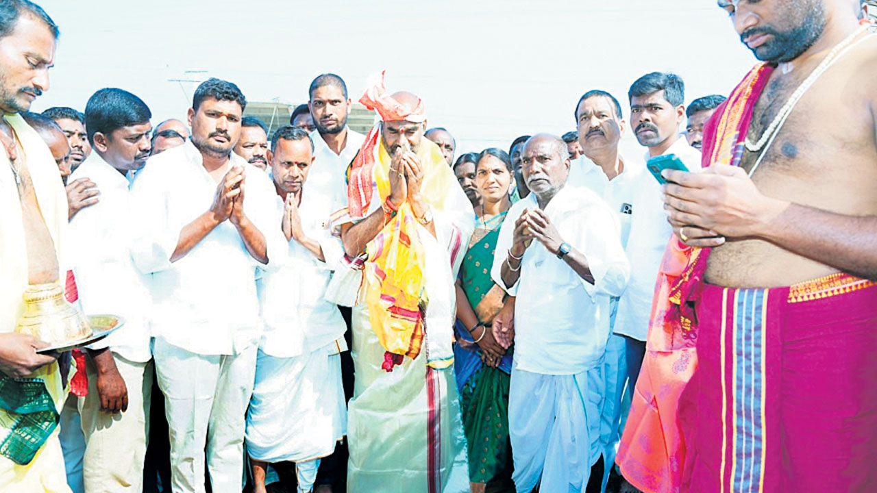 మల్లన్న ఆశీస్సులతో ప్రజలంతా సుభిక్షంగా ఉండాలి