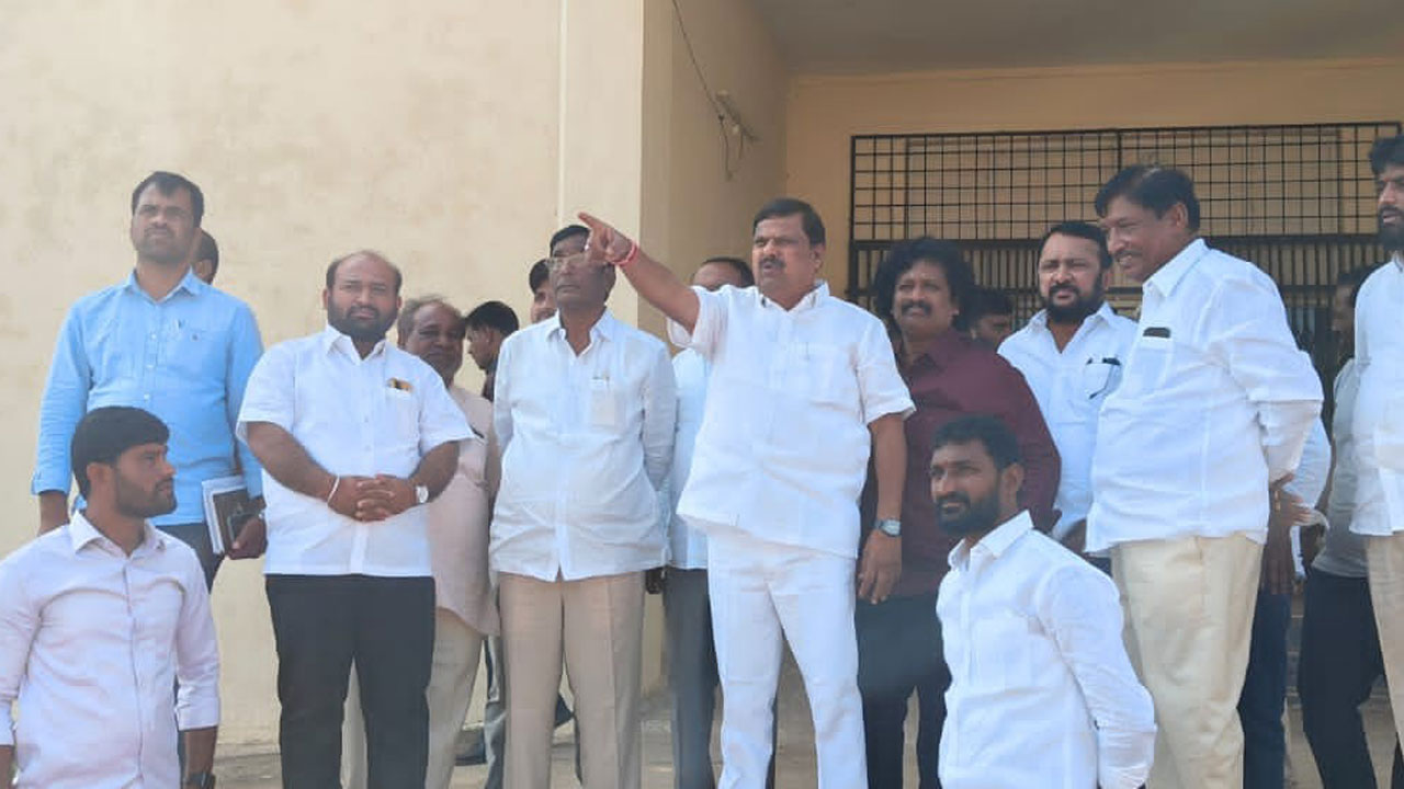 స్టేడియం పనులు త్వరగా పూర్తి చేయాలి