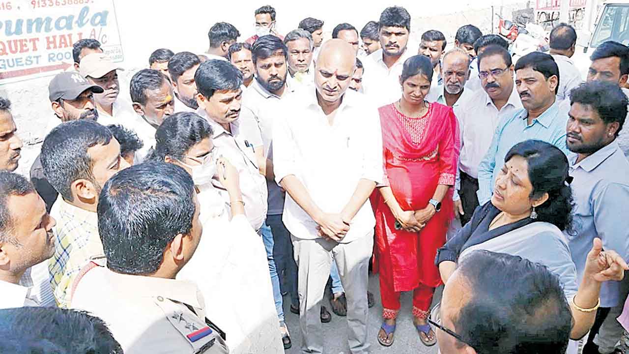 డ్రైనేజీలో రసాయనాలు వదిలితే కఠిన చర్యలు