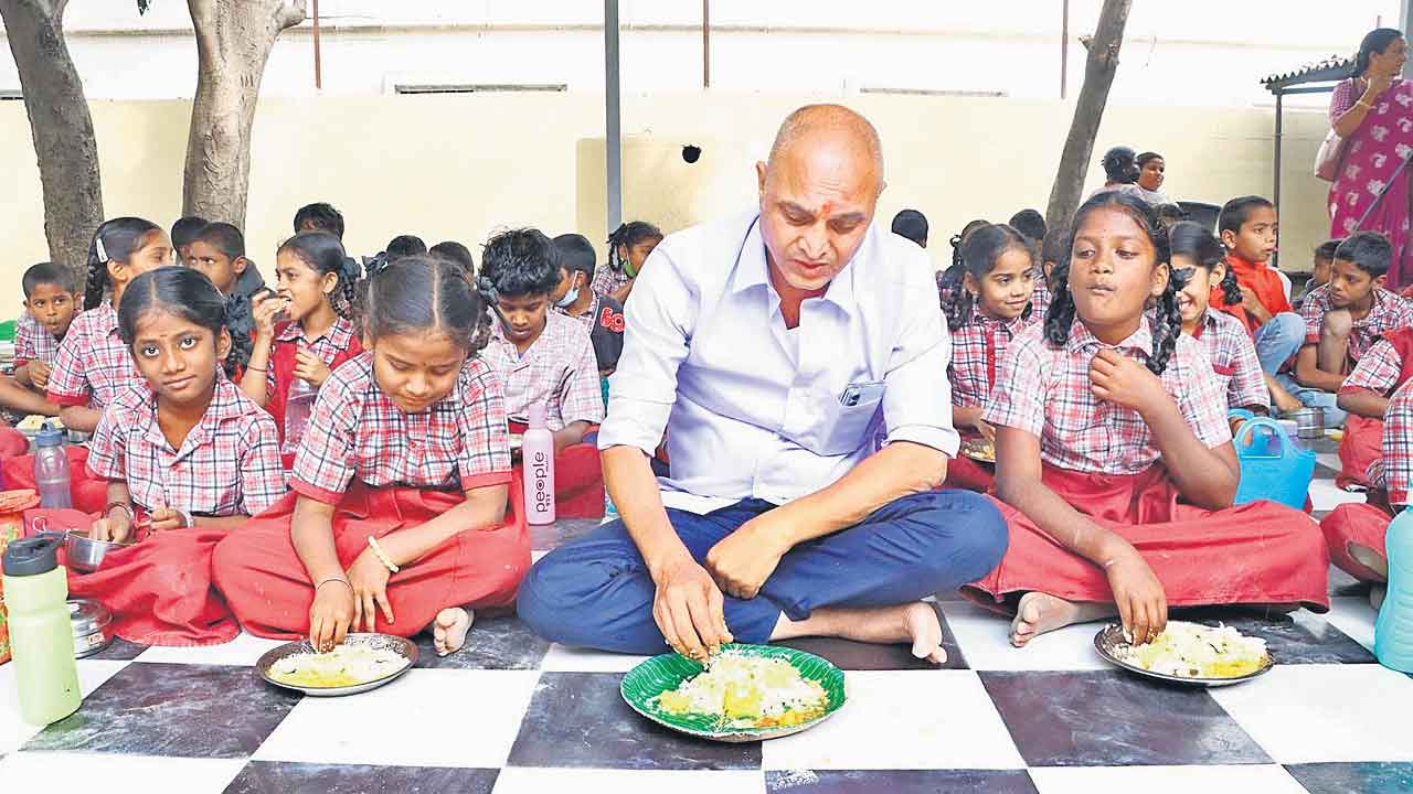 లంచ్‌ విత్‌ ఎమ్మెల్యే