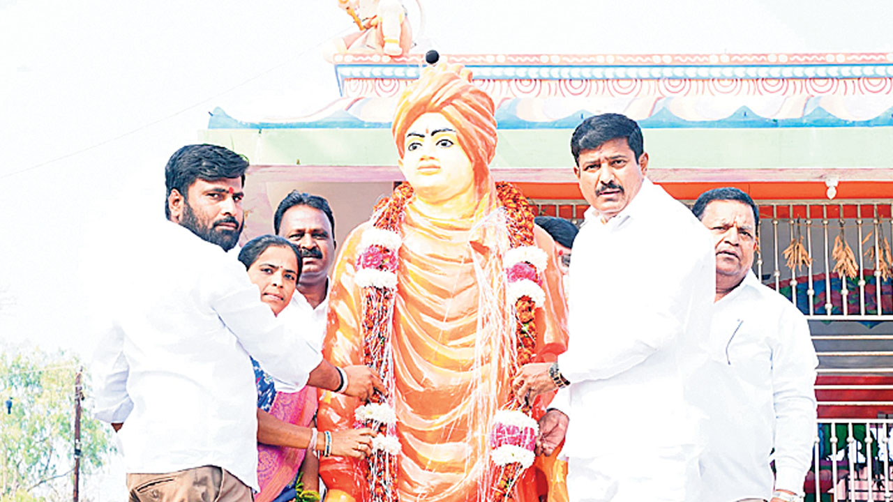 మహనీయుడు వివేకానందడు