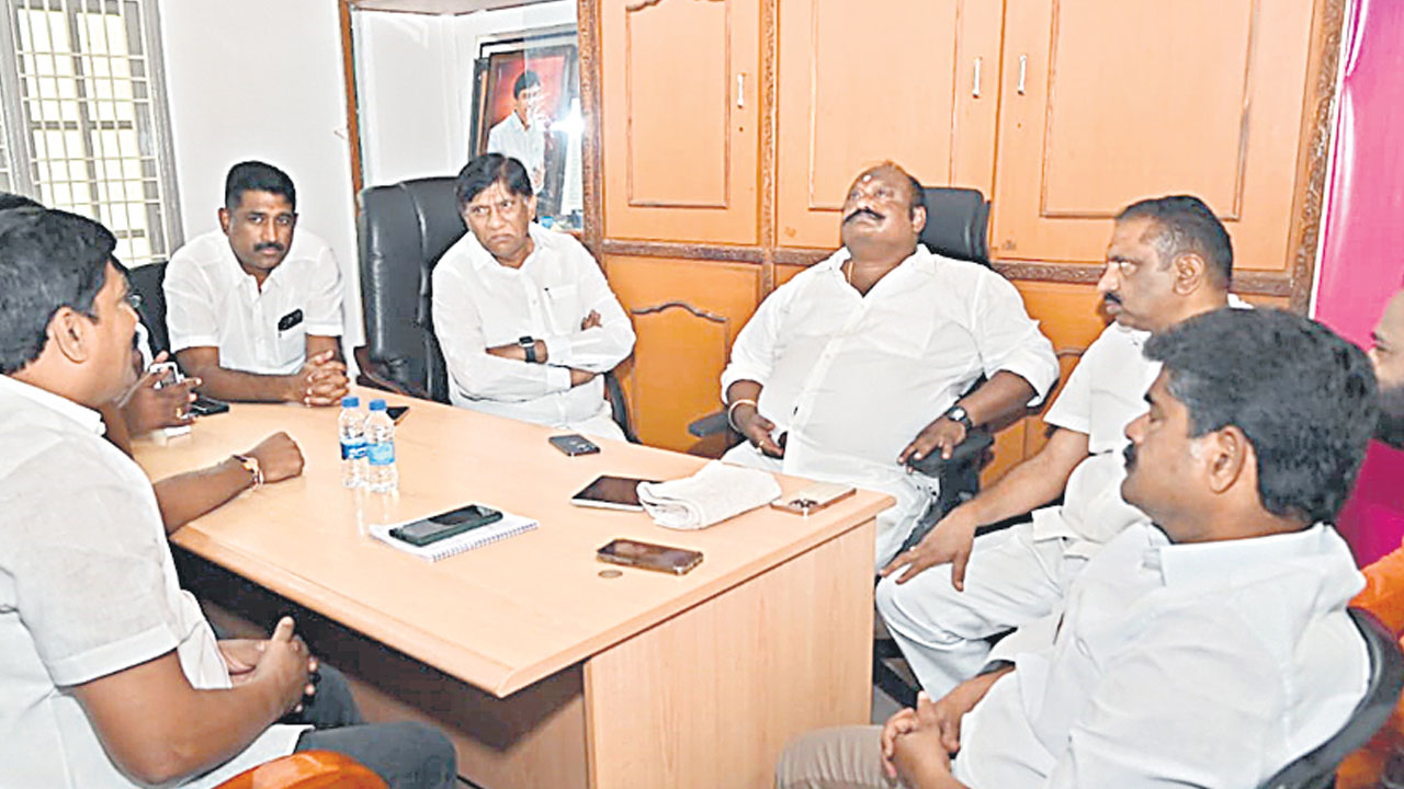 సమావేశాన్ని విజయవంతం చేయాలి