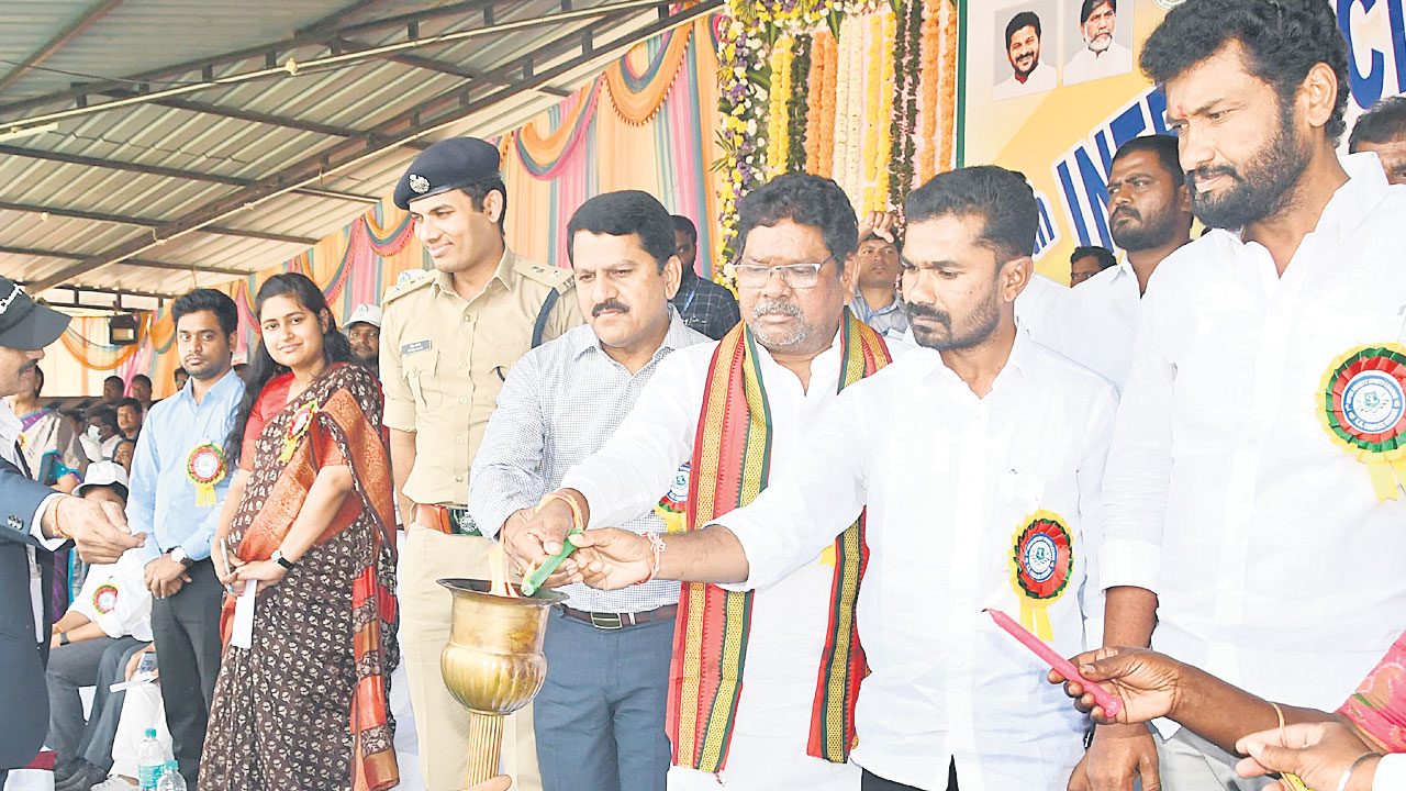 అట్టహాసంగా..రాష్ట్రస్థాయి పోటీలను ప్రారంభించిన ఎంపీ, ఎమ్మెల్యేలు