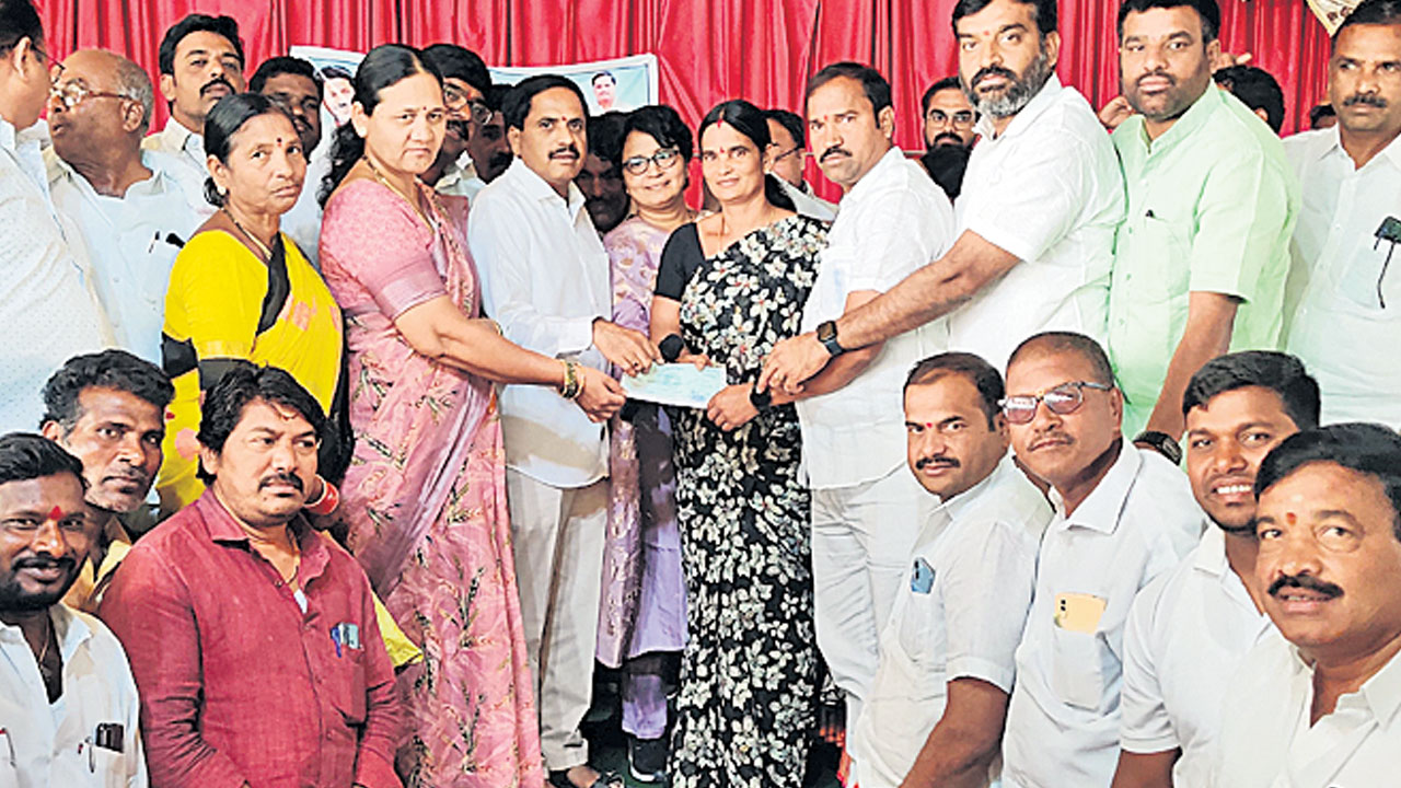 పథకాలను సద్వినియోగం చేసుకోవాలి