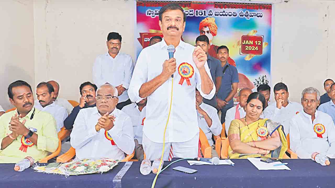 ఆదర్శప్రాయుడు స్వామి వివేకానందుడు