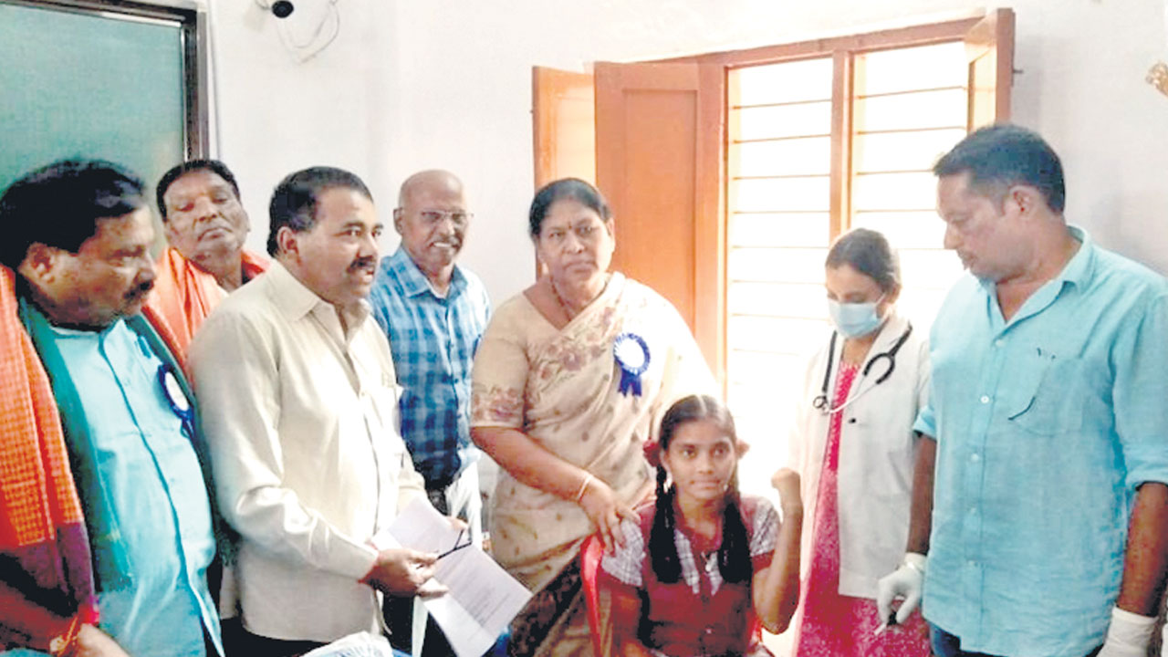 ఆరోగ్యానికీ ప్రాధాన్యమివ్వాలి