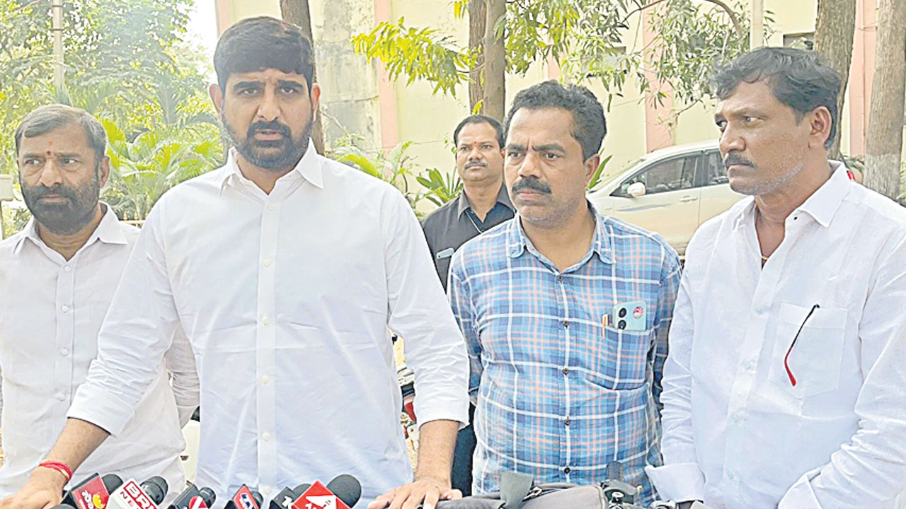 జమ్మికుంటలో టెన్షన్‌.. టెన్షన్‌