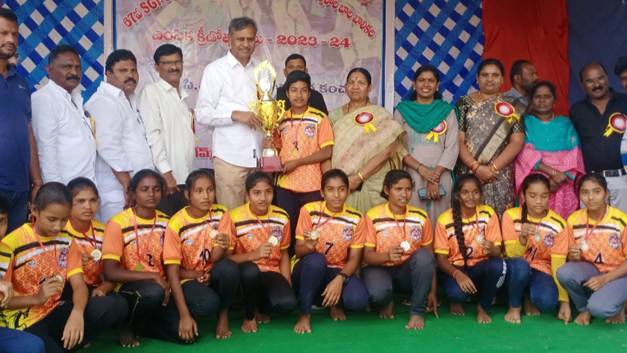 రాష్ట్ర స్థాయి కబడ్డీ పోటీల్లో జిల్లా బాలికల జట్టు విజయం