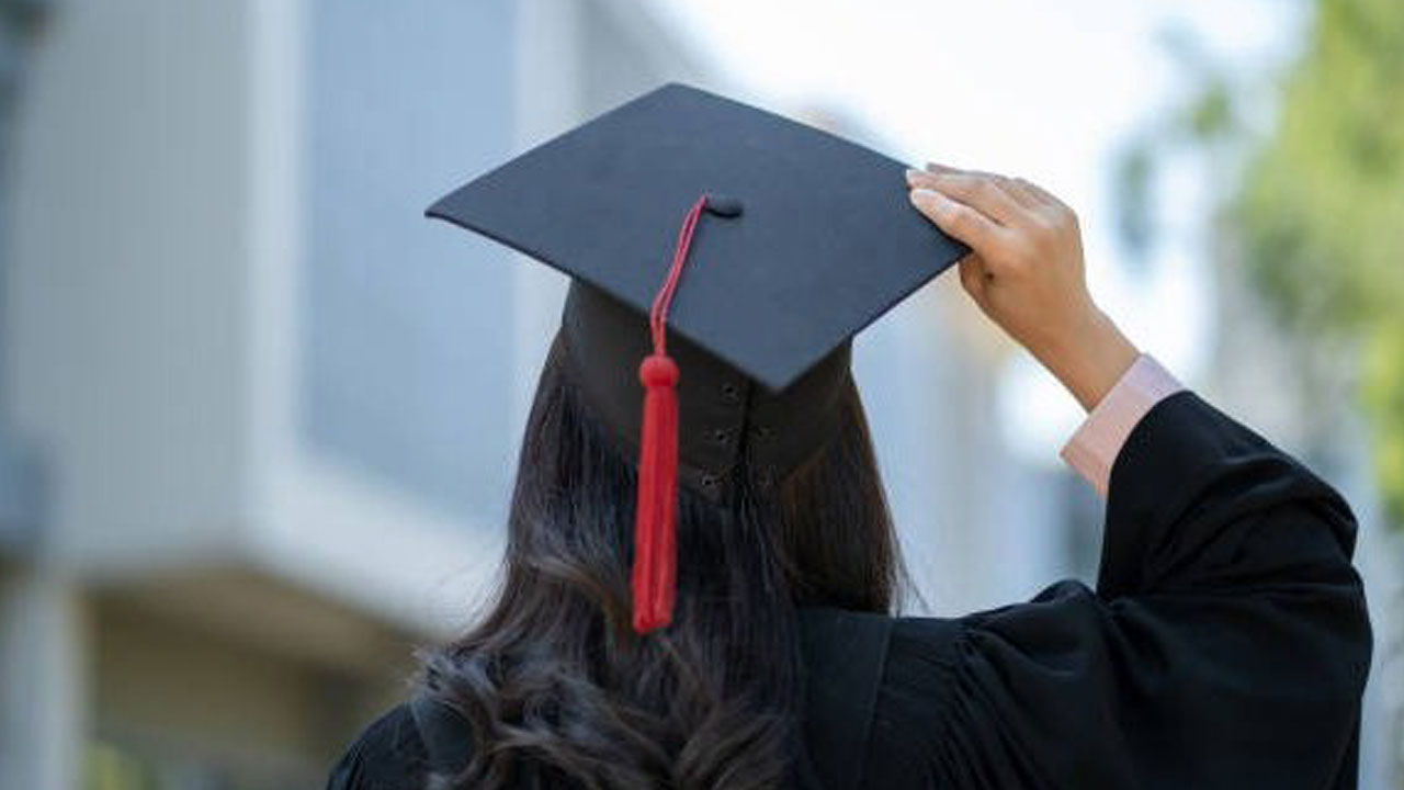 పట్టని పట్టభద్రులు