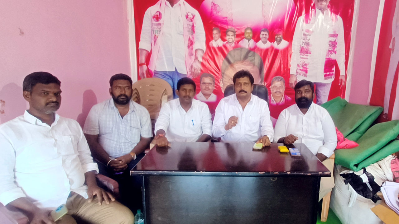 కాంగ్రెస్‌ హామీలను అమలు చేయాలి