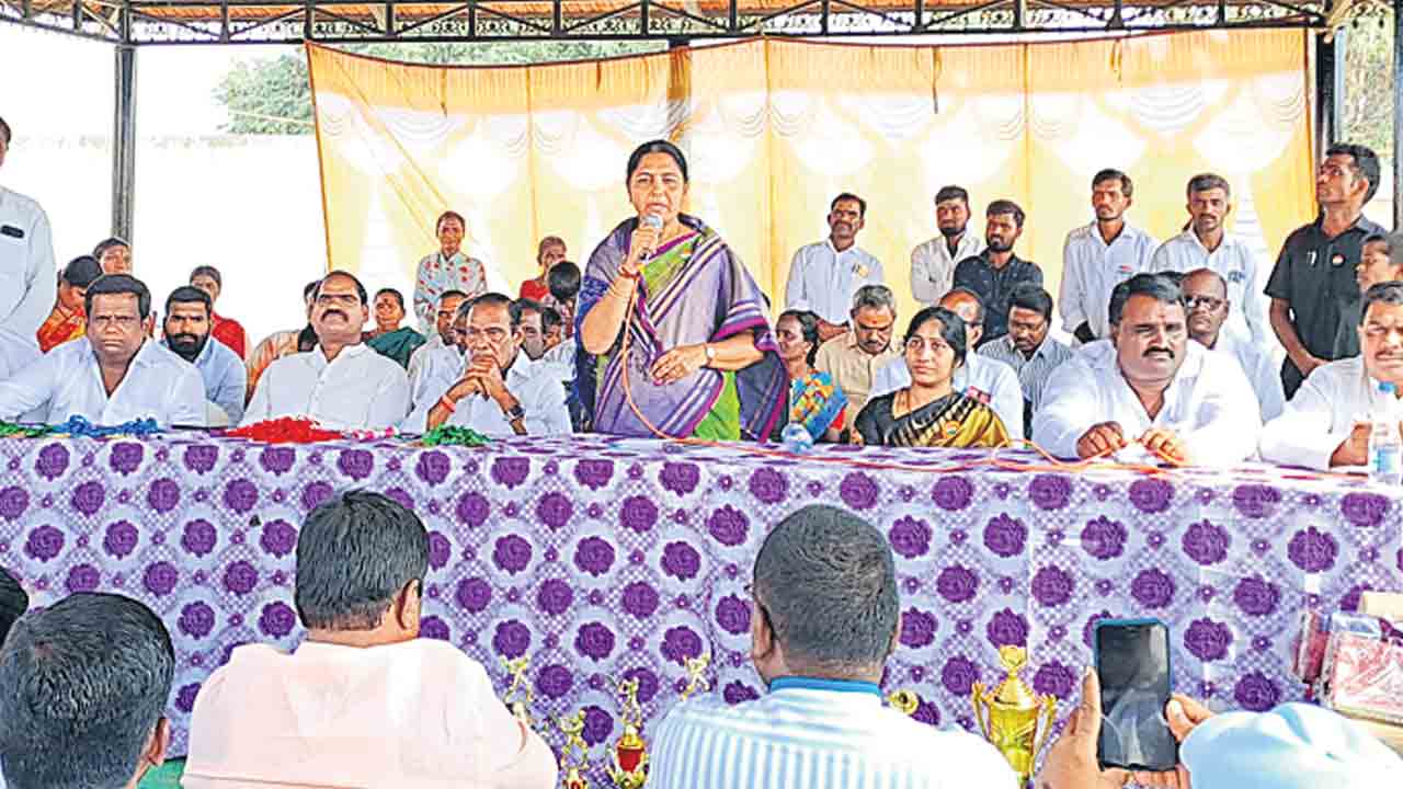 ప్రజాపాలన పేరిట కాంగ్రెస్‌ కాలయాపన