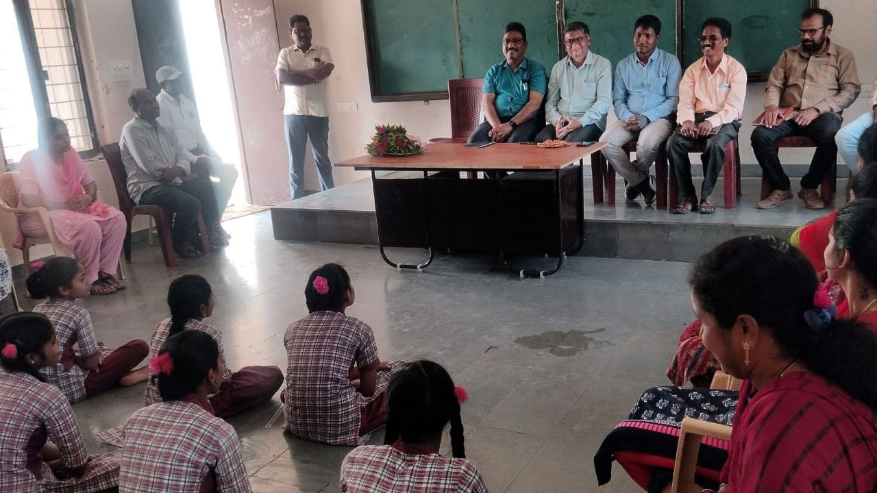 ప్రతి విద్యార్థీ పట్టుదలతో చదవాలి