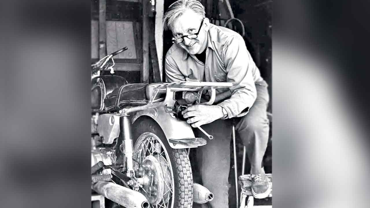 యాభై ఏండ్ల.. మోటార్‌సైకిల్‌