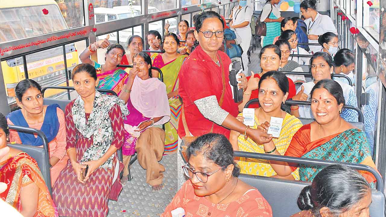 Free Bus For Women | తెలంగాణ మహిళలకే ఉచితం.. ఒరిజినల్‌ ఐడీలు ఉండాల్సిందే: ఆర్టీసీ ఎండీ సజ్జనార్‌