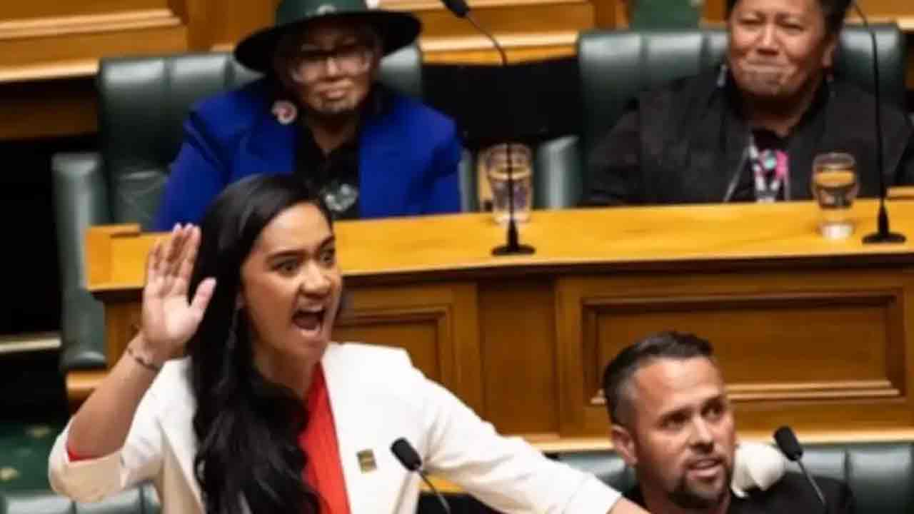 New Zealand: మావోరి తెగ భాష‌లో ఇర‌గ‌దీసిన 21 ఏళ్ల మ‌హిళా ఎంపీ..  వీడియో వైర‌ల్