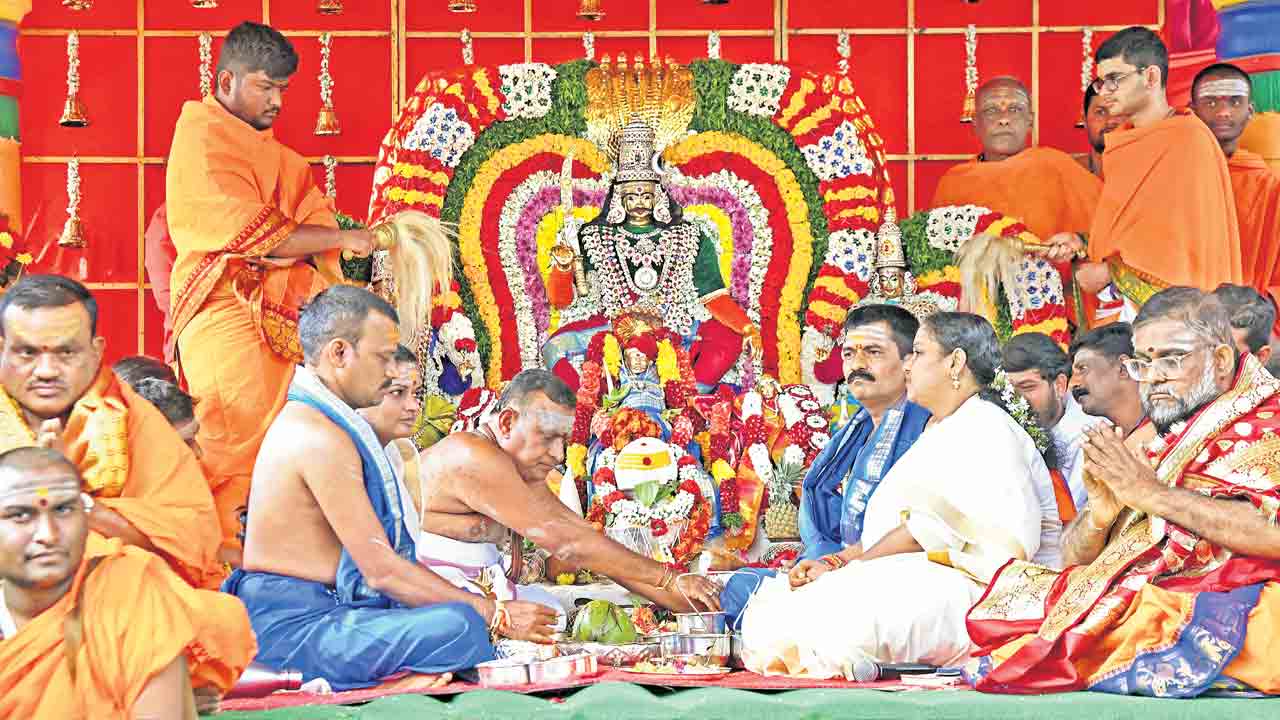 కల్యాణం.. వైభోగం