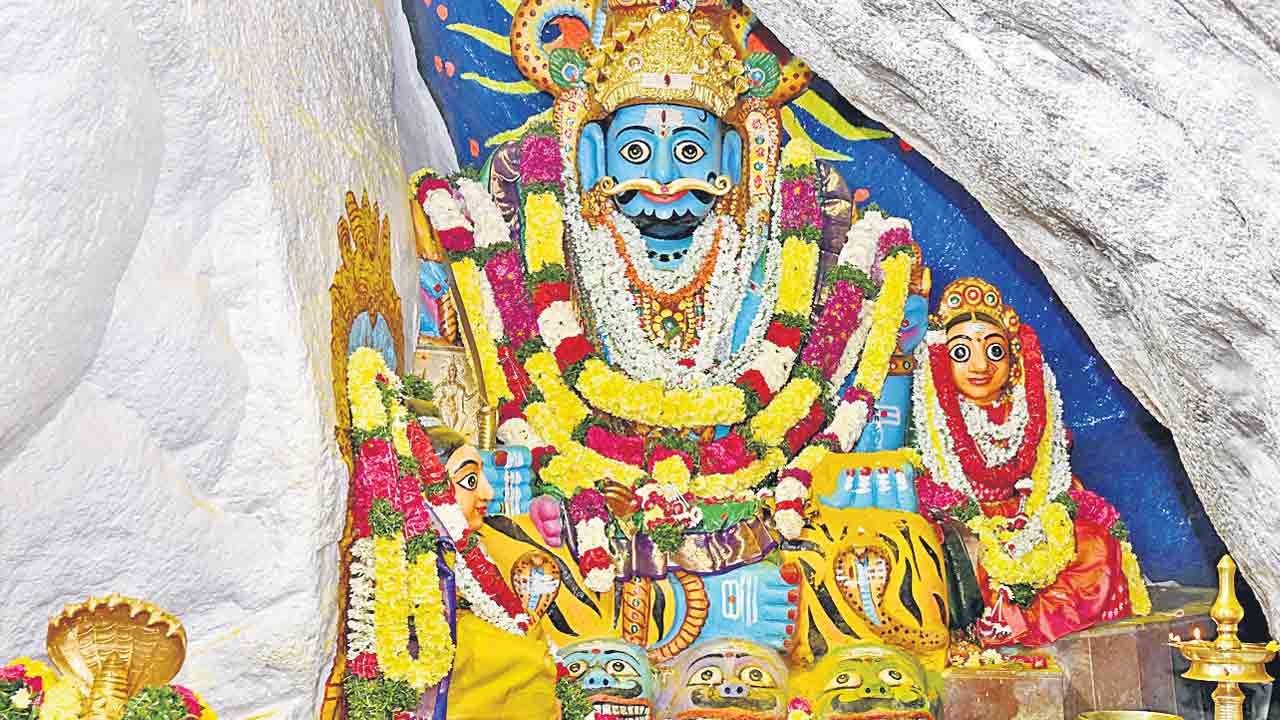 శిగమూగిన లష్కర్‌