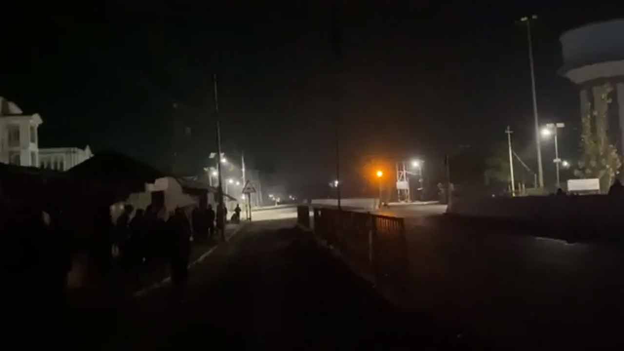 Manipur | మణిపూర్‌లో పోలీస్‌ హెడ్‌క్వార్టర్స్‌పై సాయుధుల దాడి.. గాయపడ్డ ముగ్గురు బీఎస్‌ఎఫ్‌ జవాన్లు