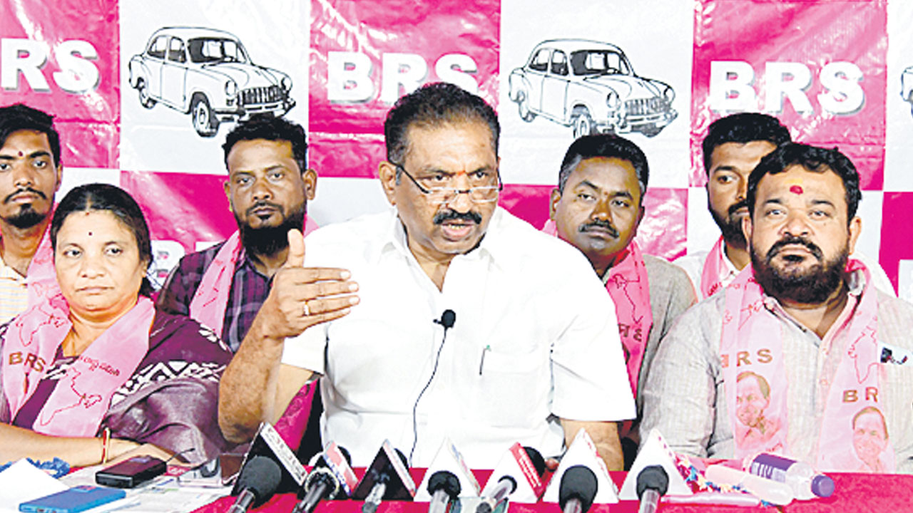 సంజయ్‌.. ఇంకెన్నాళ్లీ అసత్య ప్రచారం