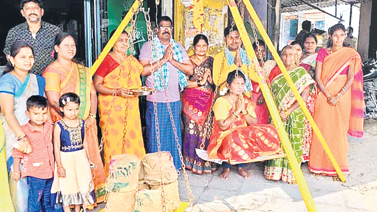 సమ్మక్క జాతర సందడి మొదలు..