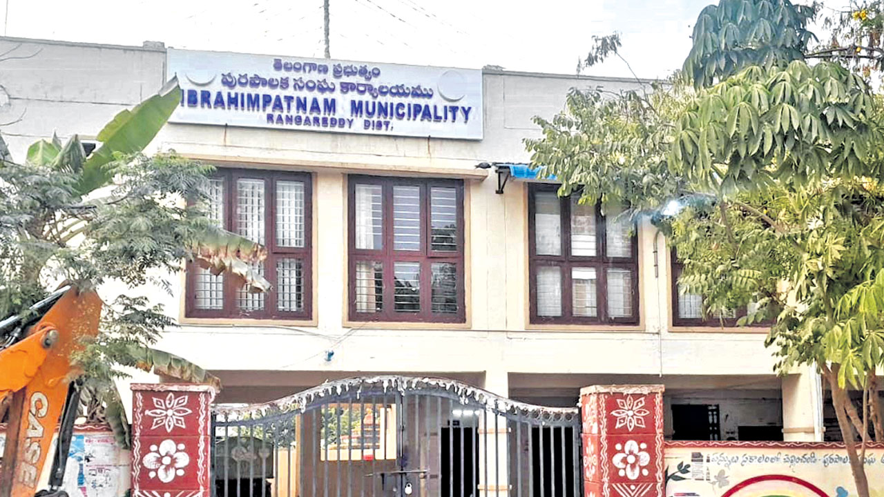 అవిశ్వాసాలు గట్టెక్కేనా ?