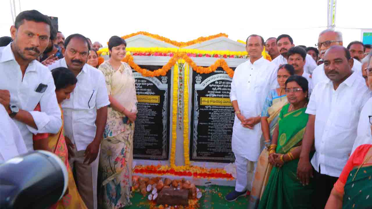 Minister Komati Reddy | యువతకు ఉపాధి కల్పించేందుకు జిల్లాల్లో స్కిల్ డెవలప్మెంట్ సెంటర్లు : మంత్రి కోమటిరెడ్డి