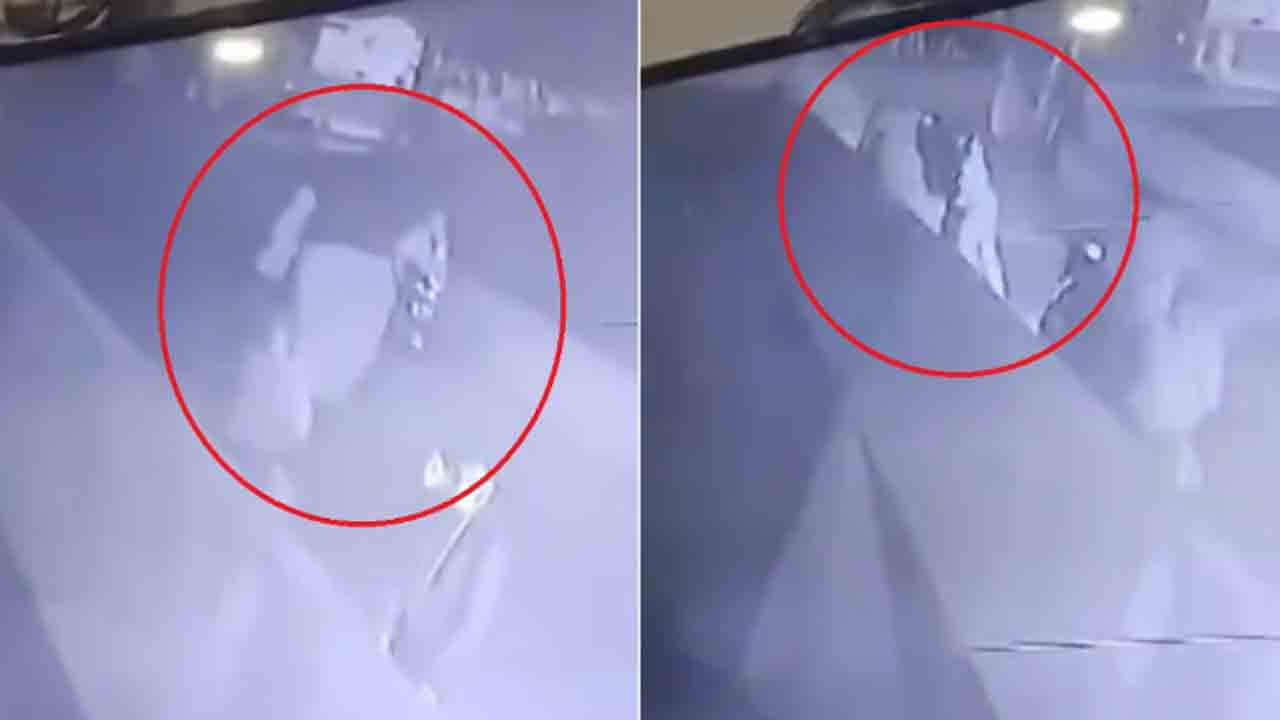 watch: వృద్ధుడ్ని అట్టపెట్టెలో కుక్కి.. వంతెన పైనుంచి కాలువలో పడేశారు