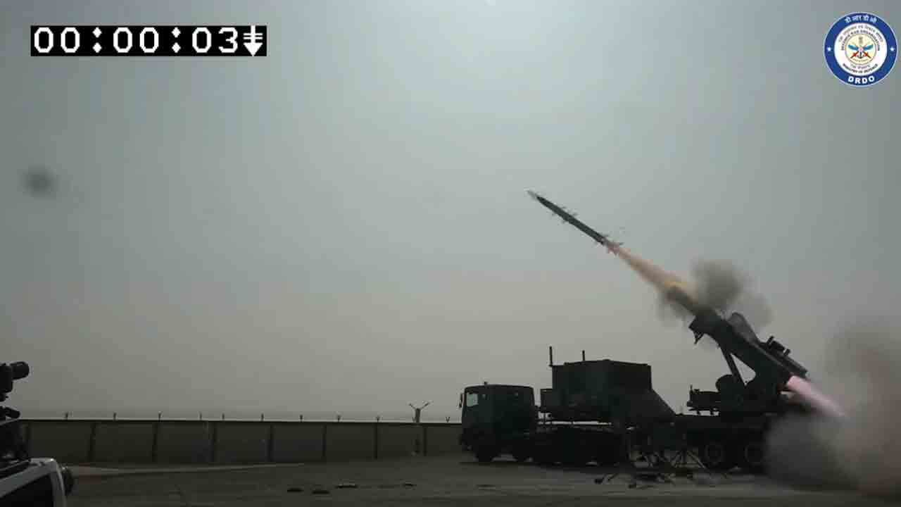 Akash Missile | ఆకాశ్‌ క్షిపణి పరీక్ష విజయవంతం.. సక్సెస్‌ఫుల్‌గా లక్ష్యాన్ని చేధించిన మిస్సైల్‌.. Video