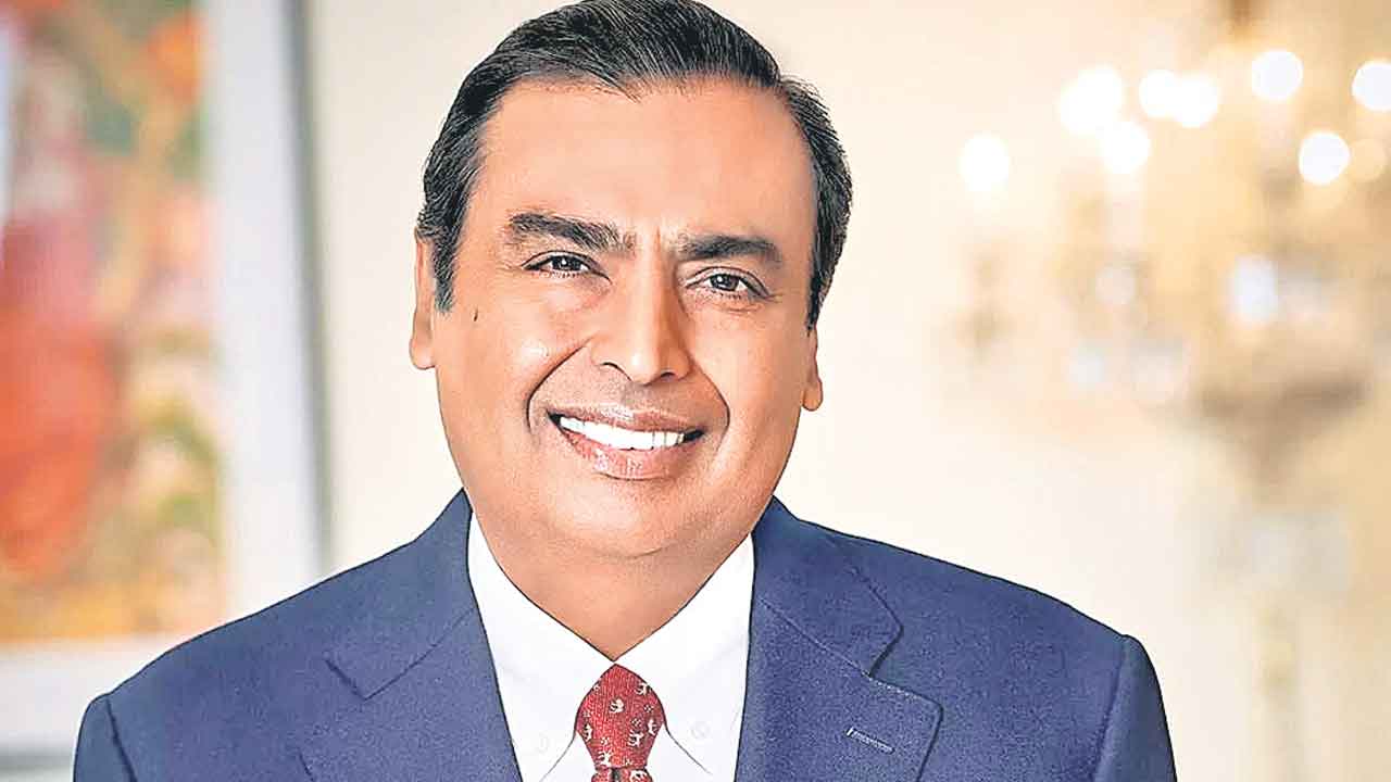 100 బిలియన్‌ డాలర్ల క్లబ్‌లో..