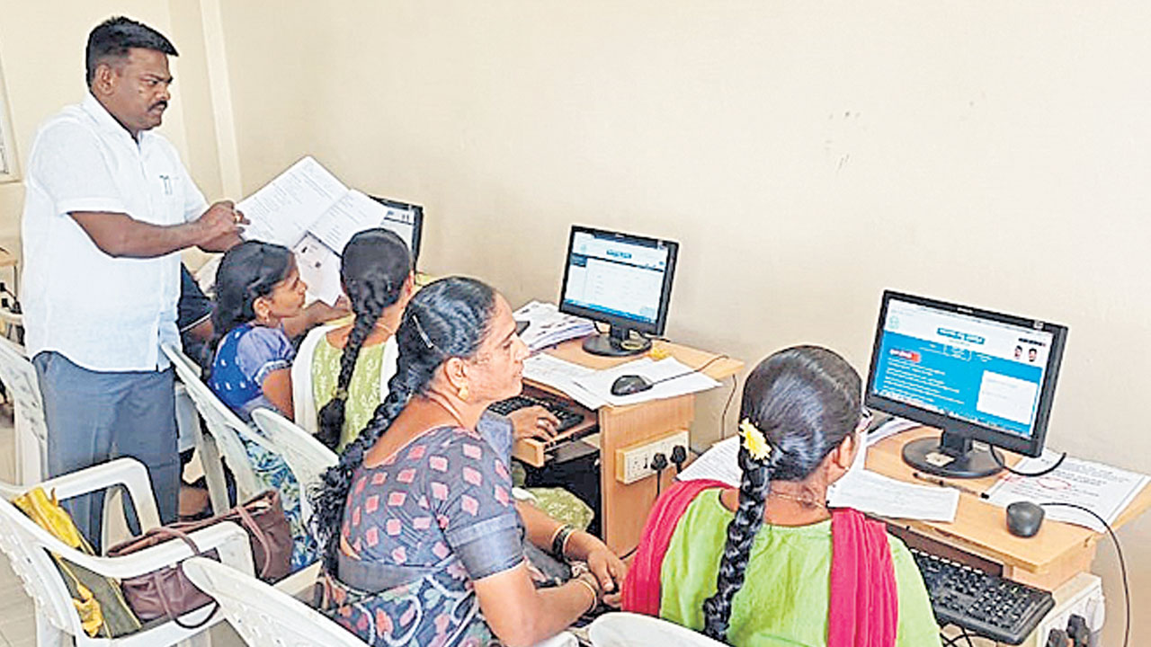 తప్పులు లేకుండా నమోదు చేయాలి