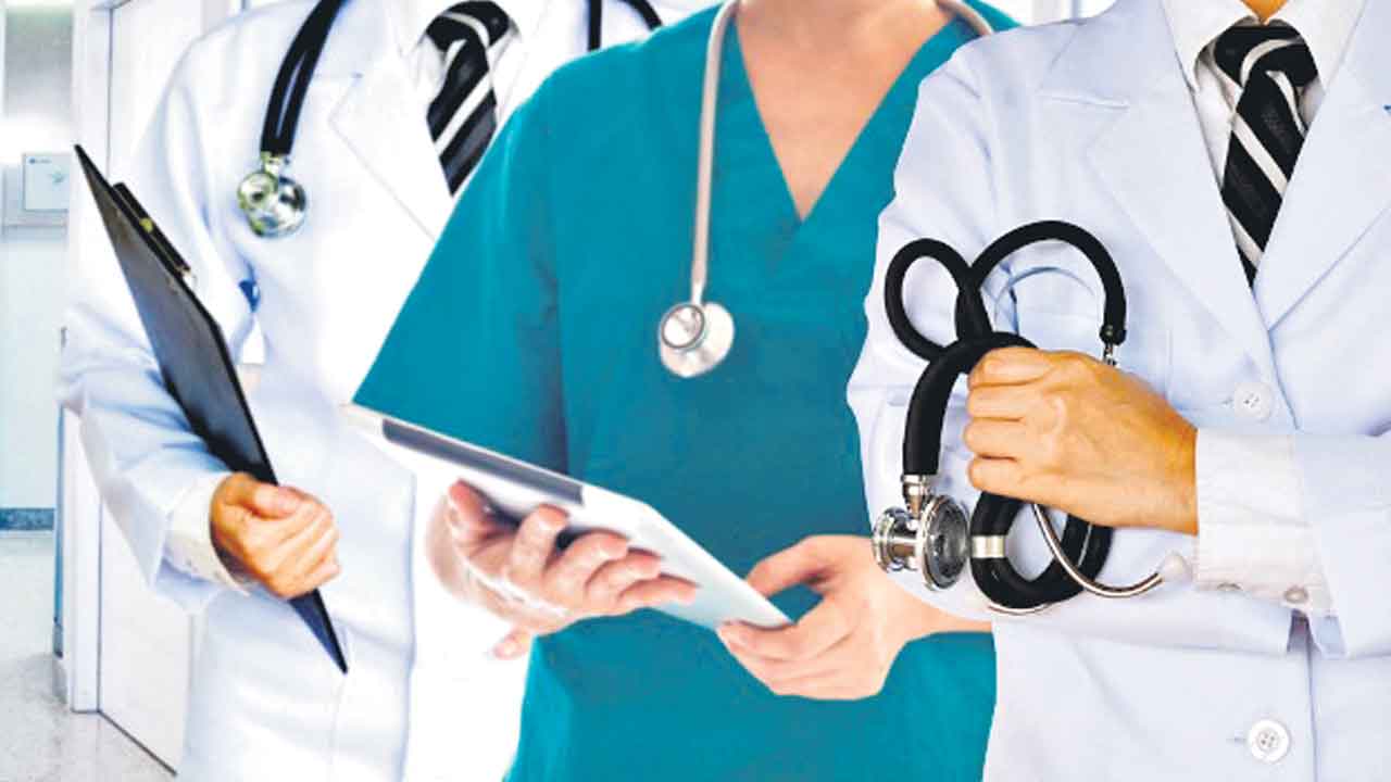 NMC | ఇక రెండే దరఖాస్తులు.. మెడికల్‌ కాలేజీల్లో ప్రవేశంపై ఎన్‌ఎంసీ కీలక నిర్ణయం