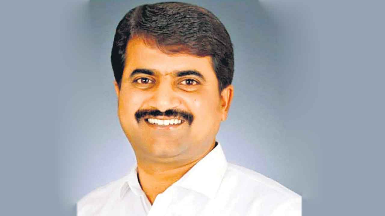 నేవూరి ధర్మేందర్‌కు ఓయూ డాక్టరేట్‌