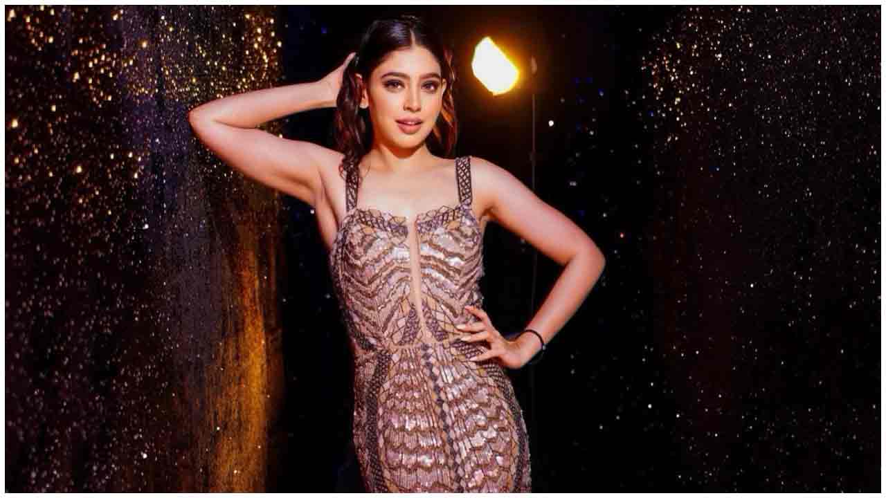 Niti Taylor | మత్తెక్కించే చూపులతో పిచ్చెక్కిస్తున్న నితి టేలర్..