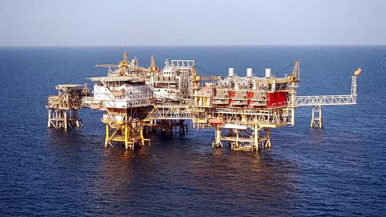 ONGC | కృష్ణా గోదావరి బేసిలో ముడి చమురు ఉత్పత్తి షురూ..! సంతోషం వ్యక్తం చేసిన ప్రధాని..!