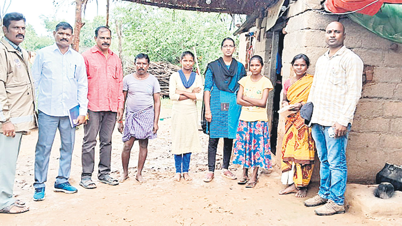 చిన్నారి మోములో చిరునప్వు