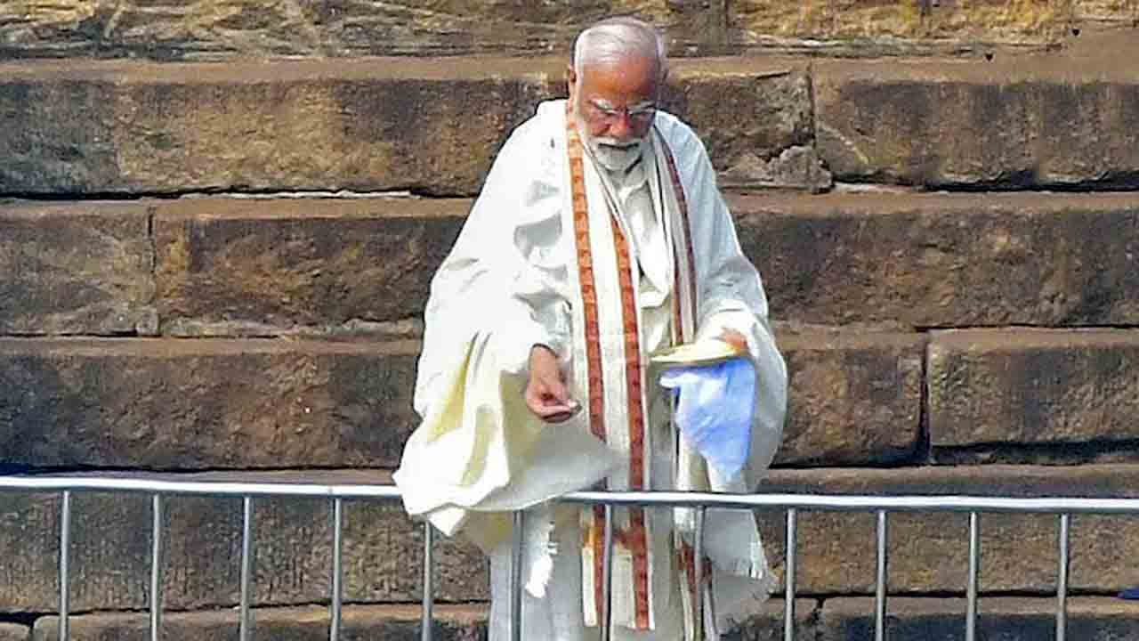 PM Modi | నేలపై నిద్ర, కొబ్బరి నీళ్లే ఆహారం.. అనుష్ఠాన దీక్షలో ప్రధాని మోదీ