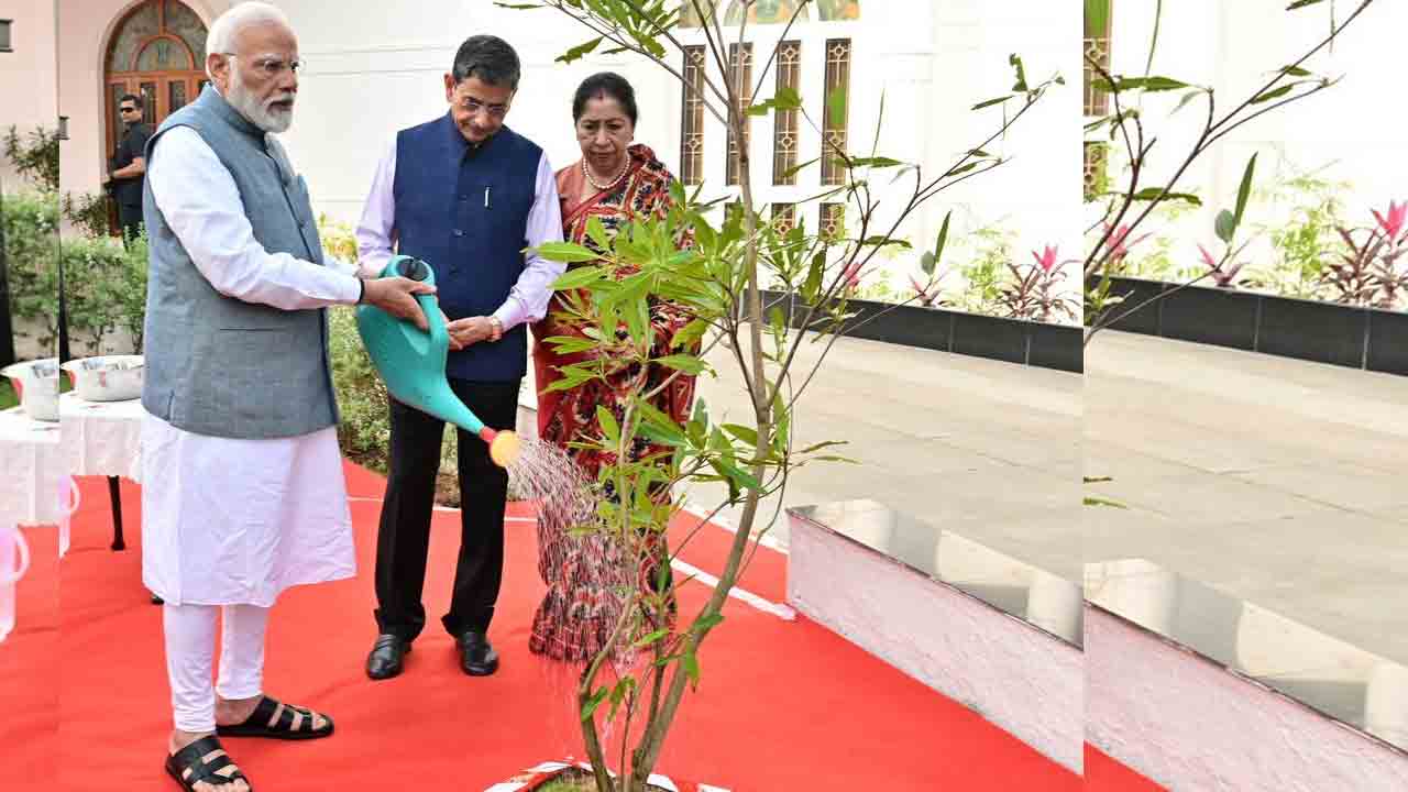 Kamba Ramayanam | శ్రీ రంగనాథుని ఆలయంలో ప్రధాని మోదీ కంబ రామాయణ శ్రవణం.. Video