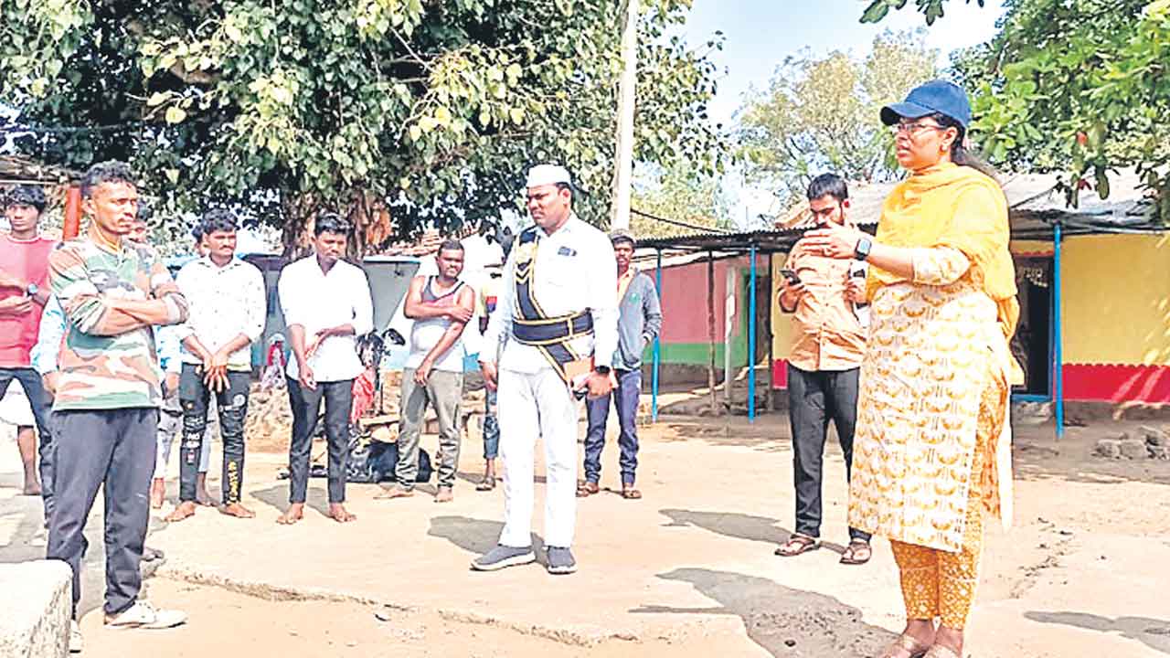 కొలాం ల అభ్యున్నతికి కృషి