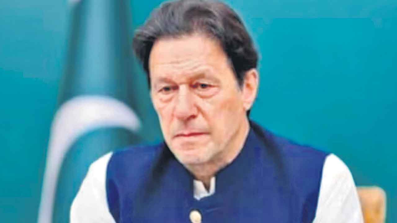 Imran Khan | ఇమ్రాన్‌కు పదేండ్ల జైలు.. ఎన్నికల వేళ పీటీఐకి శరాఘాతం