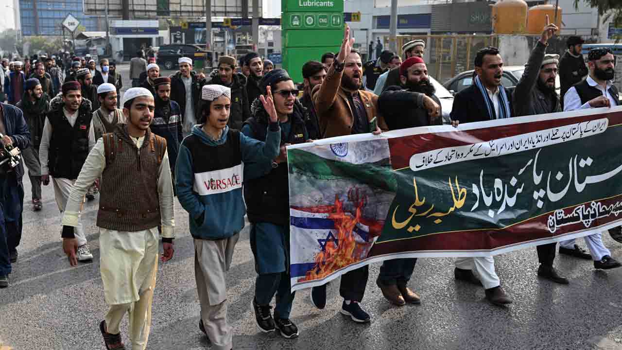 ఇరాన్‌పై పాక్‌ ప్రతీకార దాడి