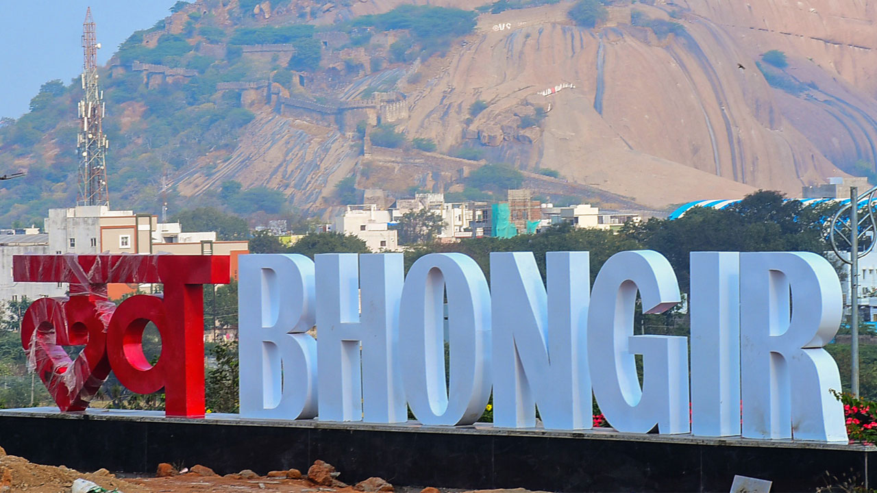 నేడు హైదరాబాద్‌కు గులాబీ సేన