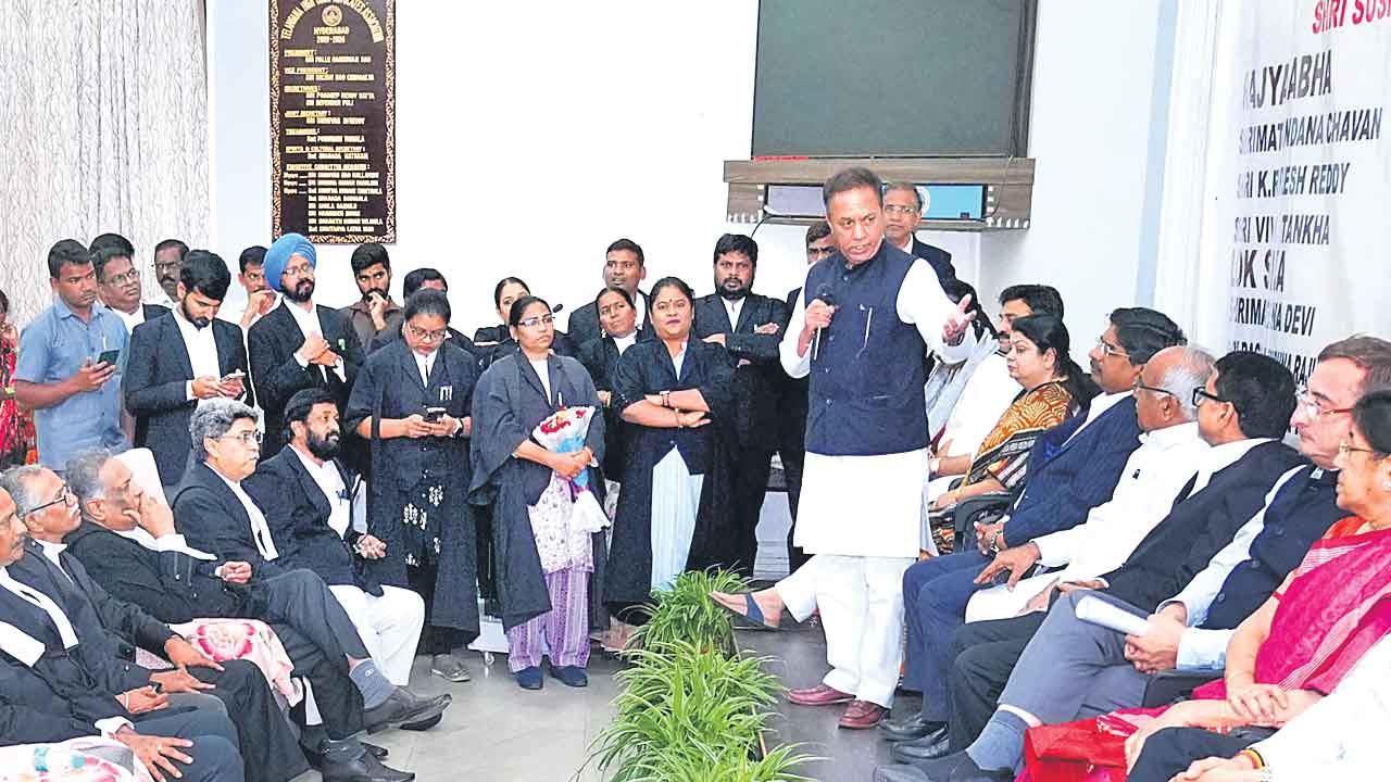 హైకోర్టును తరలించొద్దు