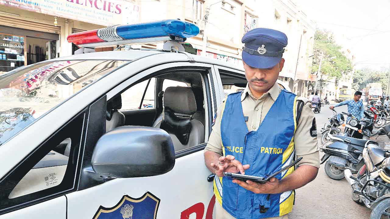 కాలనీల్లో నిఘా