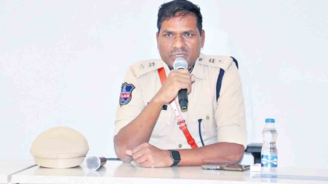 ఊరెళ్తున్నారా.. జరభద్రం.!